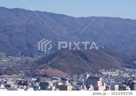 信州　長野県松本市　市南部～塩尻市方面遠望（城山公園展望台より） 102209336