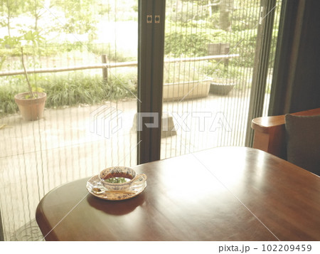 テーブルと紅茶 テーブルと紅茶 102209459