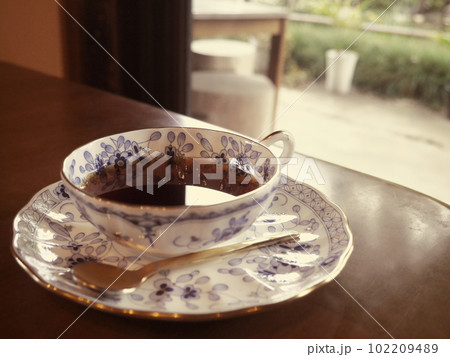 テーブルと紅茶 テーブルと紅茶 102209489