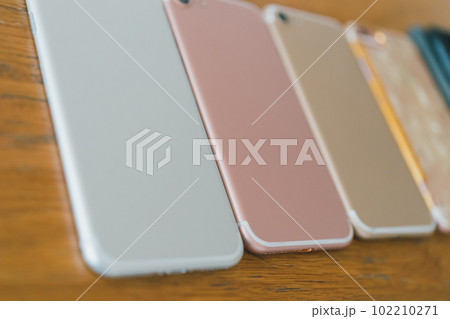 複数台のスマートフォン 複数台のスマートフォン 102210271