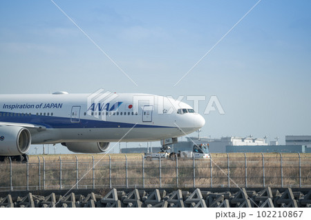 【京浜島つばさ公園からのANA機　トーイング中】 102210867