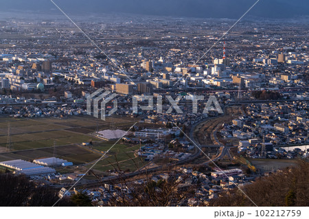 《長野県》俯瞰で眺める松本市の街並み 《長野県》俯瞰で眺める松本市の街並み 102212759