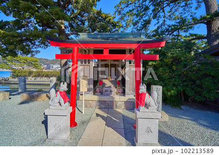 神奈川県三浦郡葉山町の森戸神社のおせき稲荷社 神奈川県三浦郡葉山町の森戸神社のおせき稲荷社 102213589