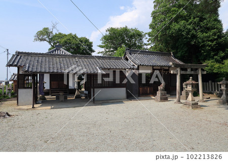新堂神社の境内 新堂神社の境内 102213826