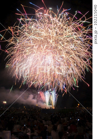 【秋田県】大曲の花火。全国花火競技大会。 【秋田県】大曲の花火。全国花火競技大会。 102215040
