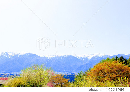 5月の中央アルプス　　　伊那谷からの中央アルプス 102219644