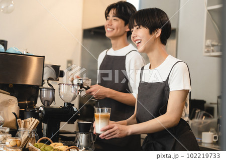 カフェスタッフ　アルバイト 102219733