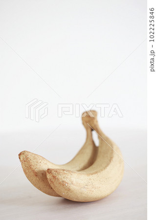 テラコッタ製バナナのオブジェ 102225846