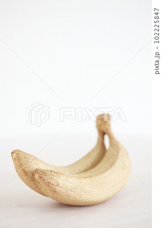 テラコッタ製バナナのオブジェ 102225847