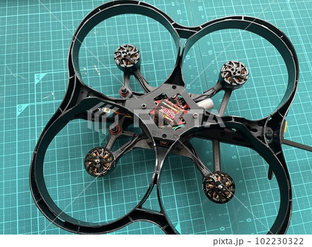 ドローンFPV組み立て 102230322