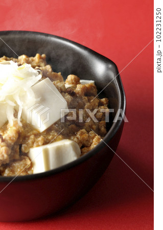 お豆腐たっぷりピリ辛熱々麻婆豆腐 102231250