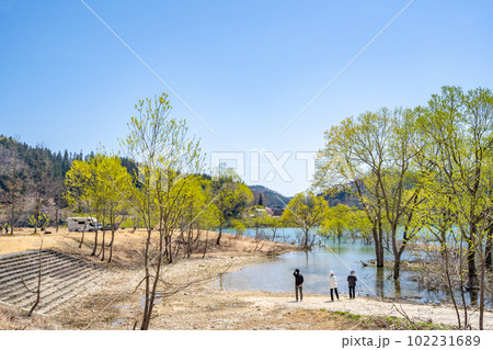 白川湖の水没林　観光客 102231689