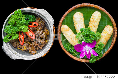 Simmered beef with chili and citronella with served rice balls Simmered beef with chili and citronella with served rice balls 102232222