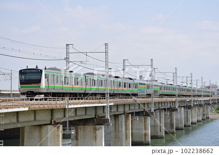 東海道本線　茅ヶ崎ー平塚　JR東日本　E233系3000番台　E-07編成（国府津） 102238662