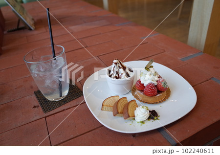 ケーキセットの風景_き花の杜 ケーキセットの風景_き花の杜 102240611