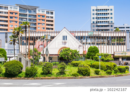 国立駅 赤い三角屋根の旧駅舎 国立駅 赤い三角屋根の旧駅舎 102242187
