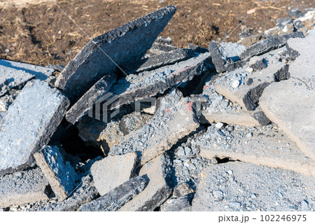 アスファルトの残骸 アスファルトの残骸 102246975