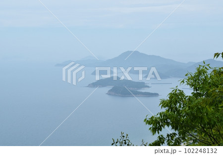 稲積山から見下ろす庄内半島と島々 香川 稲積山から見下ろす庄内半島と島々 香川 102248132