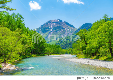 【絶景】初夏の上高地【長野県】 【絶景】初夏の上高地【長野県】 102248270