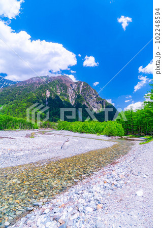 【絶景】初夏の上高地【長野県】 【絶景】初夏の上高地【長野県】 102248594