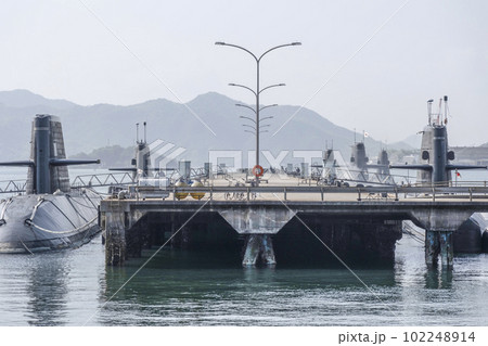 呉市公園「アレイからすこじま」から見る港風景 102248914
