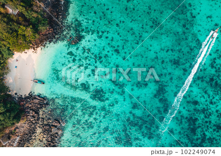 tropical island view in summer, seaside vacation in summer 102249074