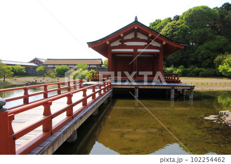 奈良市の世界遺産平城宮跡に復元された東院庭園 奈良市の世界遺産平城宮跡に復元された東院庭園 102254462
