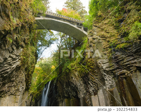 宮崎高千穂_真名井の滝と周辺の絶景 宮崎高千穂_真名井の滝と周辺の絶景 102254833