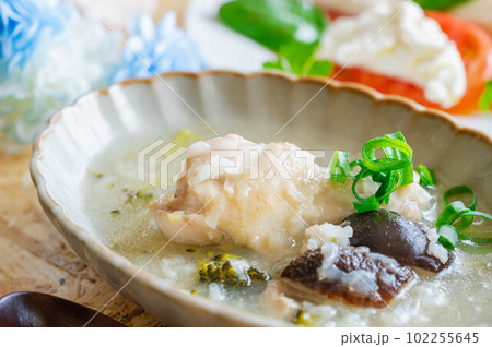 鶏手羽元のお米スープ 102255645