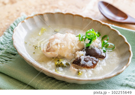 鶏手羽元のお米スープ 102255649