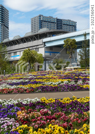 花の広場・シンボルプロムナード公園（東京都お台場） 102256041