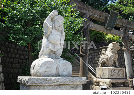 品川神社の大黒天像【東京都品川区】 品川神社の大黒天像【東京都品川区】 102256451