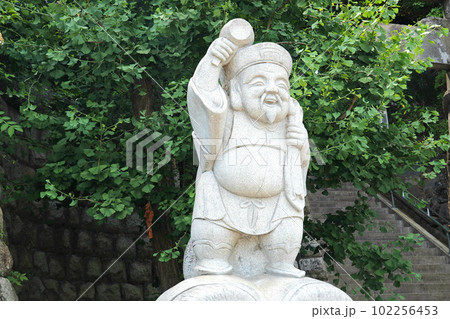 品川神社の大黒天像【東京都品川区】 102256453