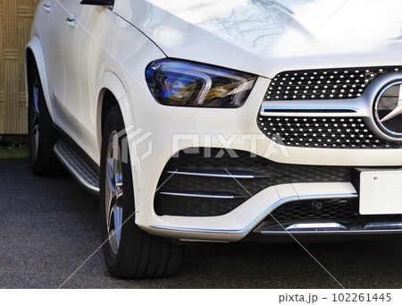輸入車イメージ メルセデスベンツGLCのフロントマスク 輸入車イメージ メルセデスベンツGLCのフロントマスク 102261445