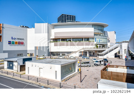 神奈川の海老名市の都市風景　海老名駅 102262194