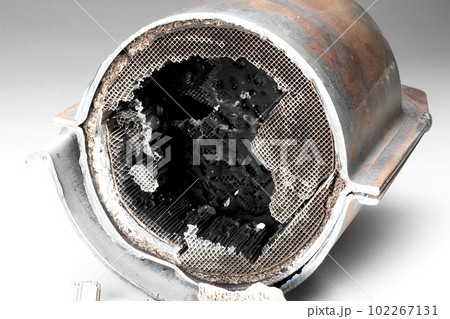 Cut muffler car with a platinum catalyst. Cut muffler car with a platinum catalyst. 102267131