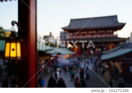 浅草寺、門、赤、建築、扉、金、装飾、建物、観音堂、文字、漢字、看板、 浅草、あさくさ、asakusa 浅草寺、門、赤、建築、扉、金、装飾、建物、観音堂、文字、漢字、看板、 浅草、あさくさ、asakusa 102272168