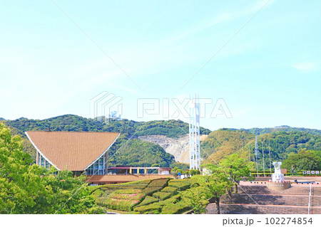 西尾市、愛知こどもの国中央広場の風景 102274854