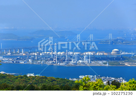 【香川県】晴天の瀬戸大橋と番の洲 102275230