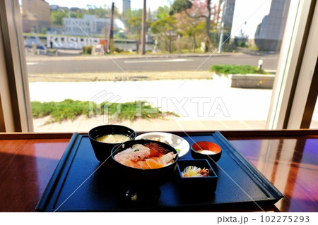 釧路のホテル朝食バイキング(勝手丼) 釧路のホテル朝食バイキング(勝手丼) 102275293
