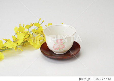 湯呑み茶碗 102276638