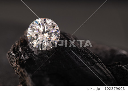 Diamond 102279008