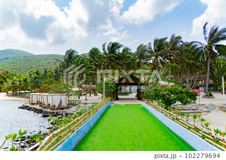 Beach holidays. Beach holidays. 102279694