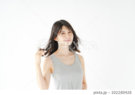 ヘアケア　女性　ビューティー 102280426