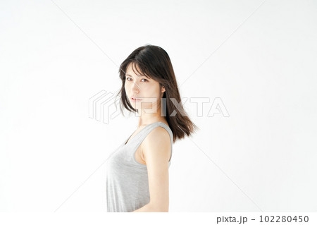 ヘアケア　女性　ビューティー 102280450