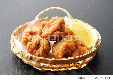 鶏のから揚げ 鶏のから揚げ 102282114