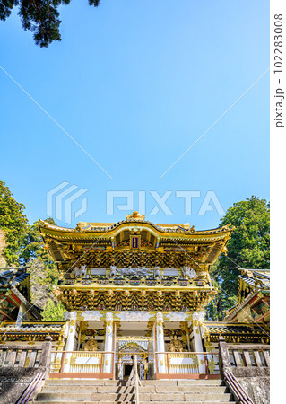 春の日光東照宮　陽明門　栃木県日光市 102283008