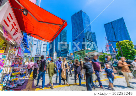 日本の東京都市景観 5月。マスク無しの方増加…紫外線に注意。マスクからUV、スキンケアに=1日、渋谷 日本の東京都市景観 5月。マスク無しの方増加…紫外線に注意。マスクからUV、スキンケアに=1日、渋谷 102285249