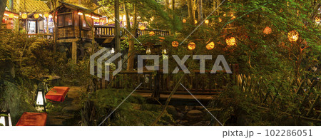 山口県岩国市にあるいろり山賊 玖珂店のパノラマ風景 102286051