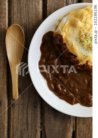 家で作ったトロトロ玉子のオムハヤシ 102286196